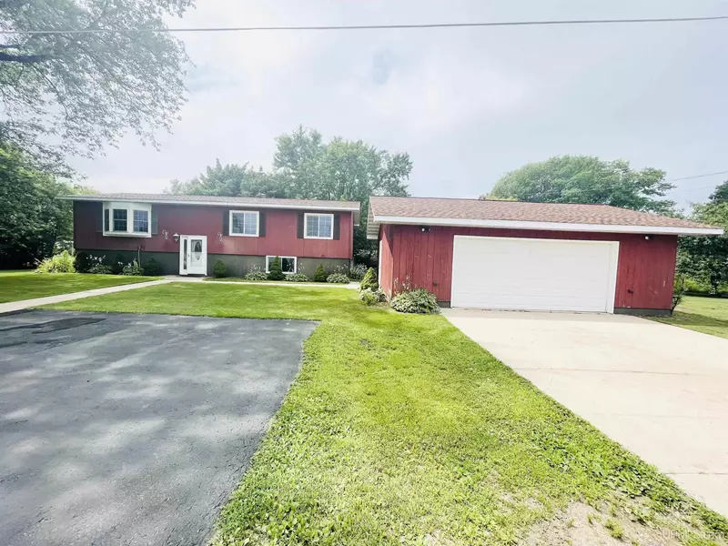 6479 N 1st Street, Wells, MI 49894