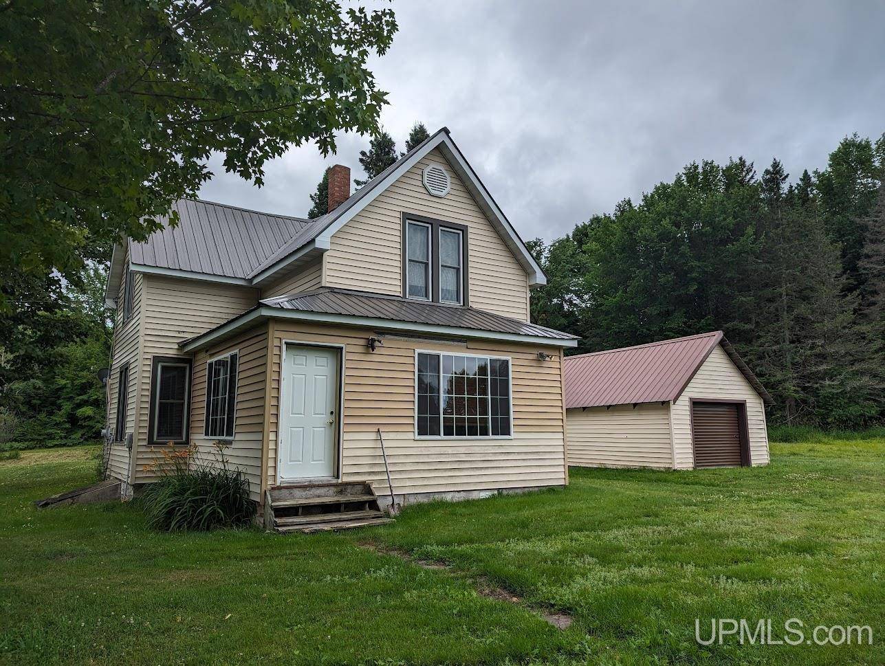 201 Greenland Avenue, Mass City, MI 49948