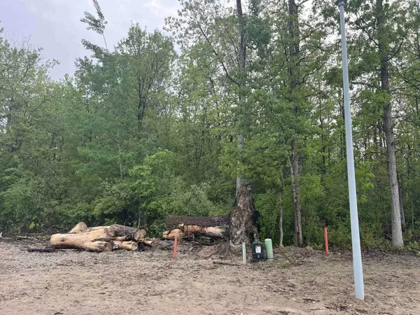 1587 Fisherville Court,  Auburn,  MI 48611