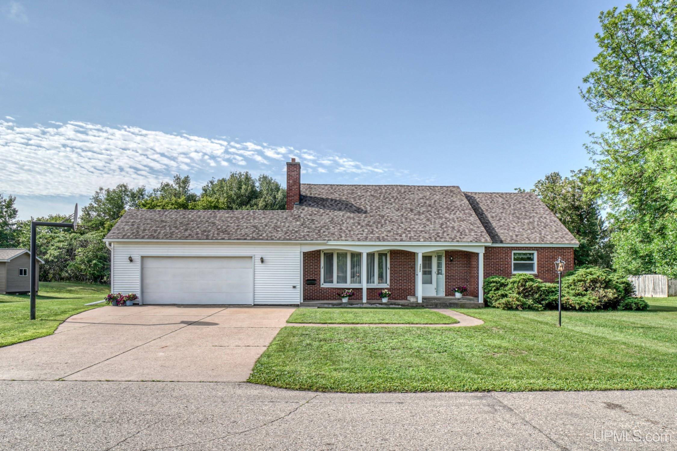 1001 Blaine Street, Iron Mountain, MI 49801