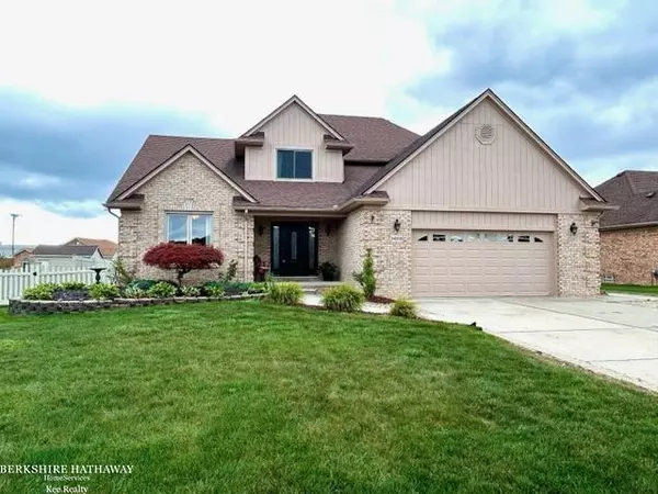 34508 Hidden Pine, Fraser, MI 48026