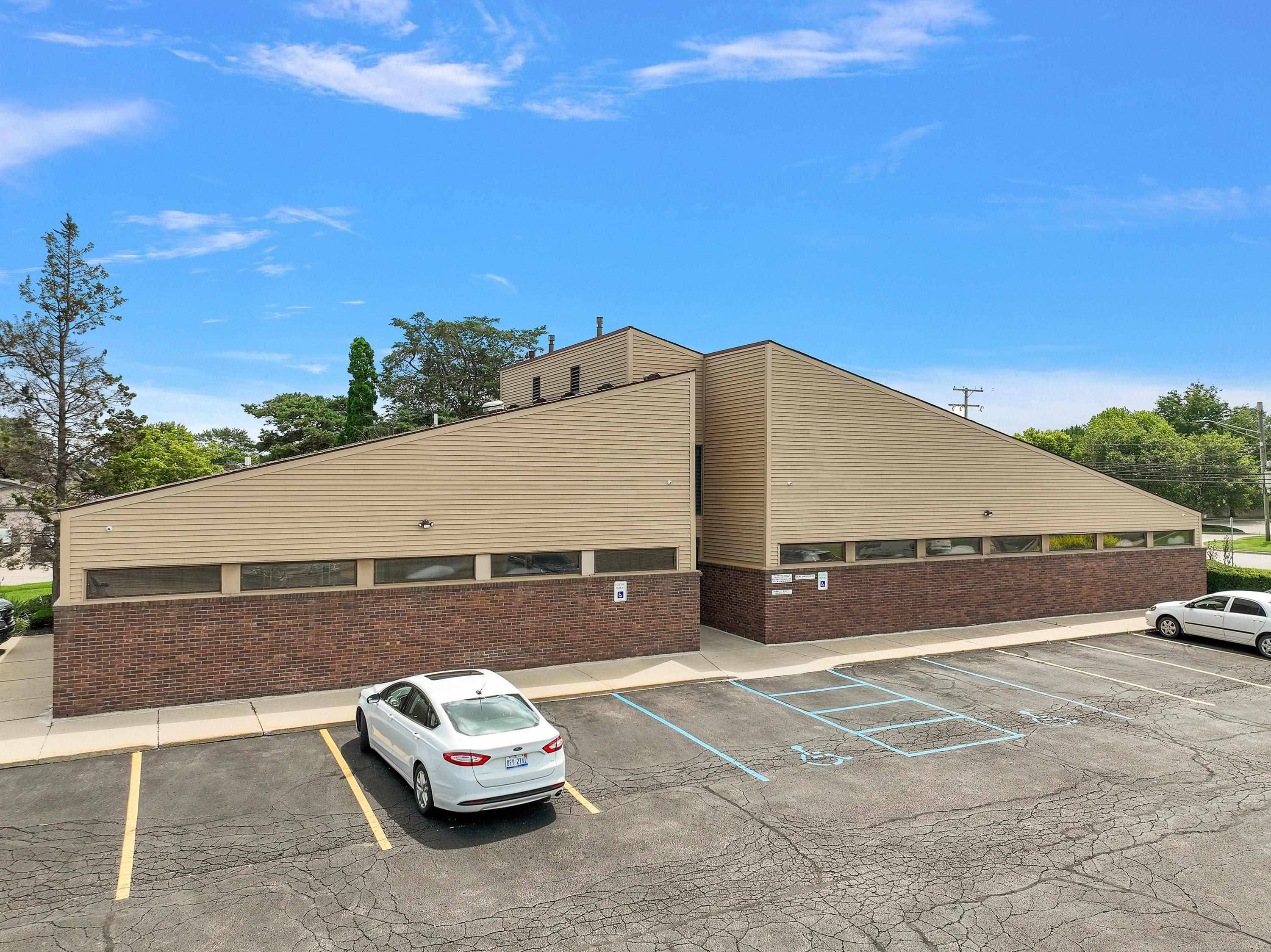 9001 15 Mile Road, Sterling Heights, MI 48312