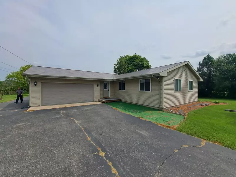 5640 N Mission Road, Rosebush, MI 48878