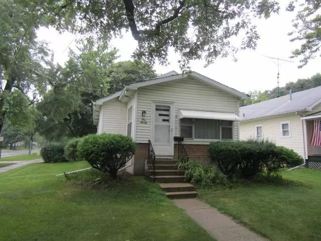 120 S Oakwood Street, Owosso, MI 48867