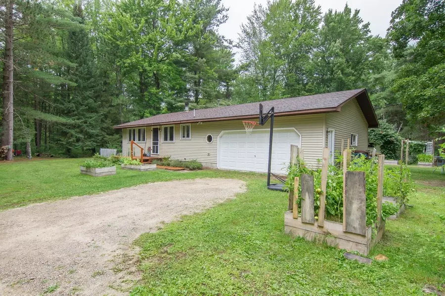 3252 W Shaffer Road, Coleman, MI 48618