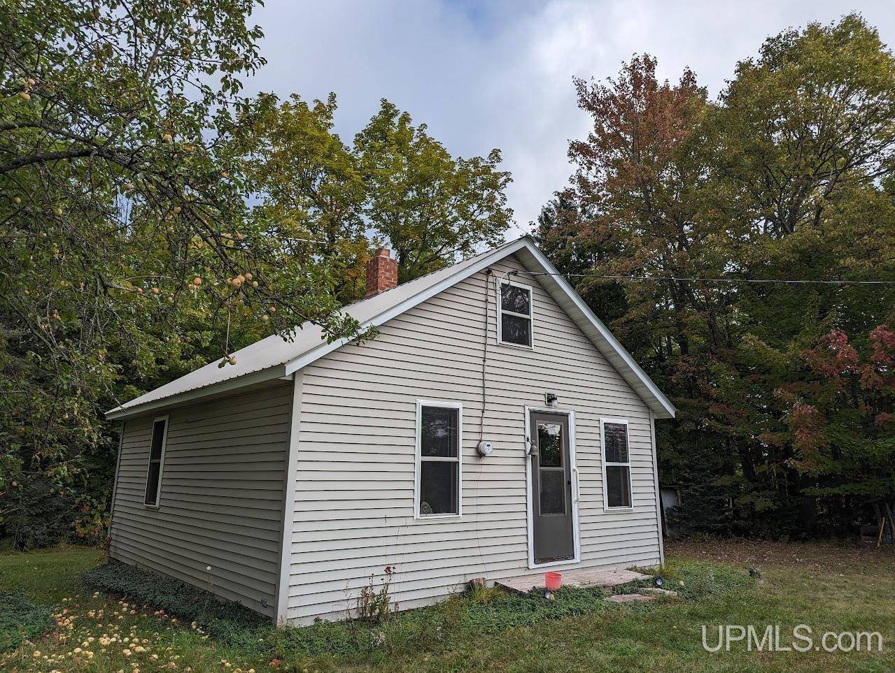 6490 Evergreen Drive, Mass City, MI 49948