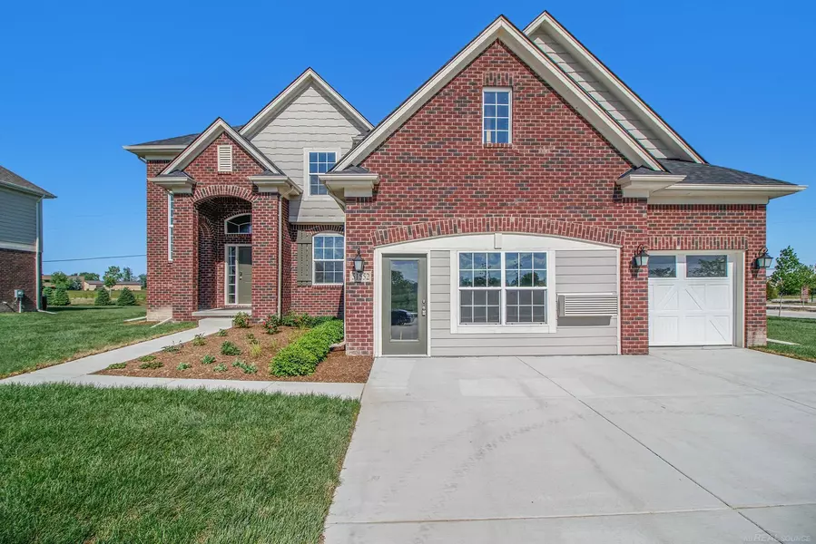 26520 N Creek View Drive, Chesterfield Twp, MI 48051