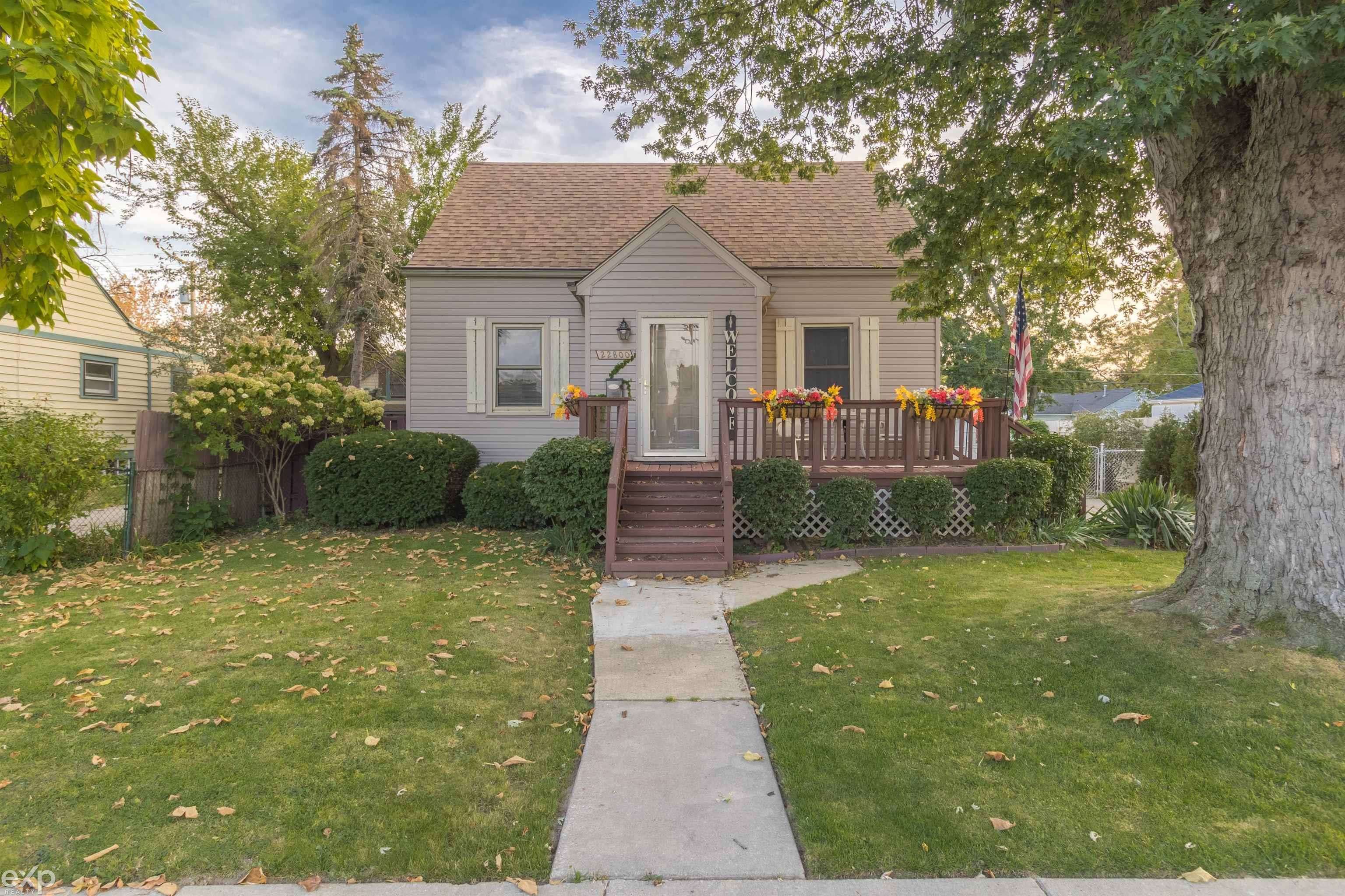 22800 Stephens St Street, Saint Clair Shores, MI 48080
