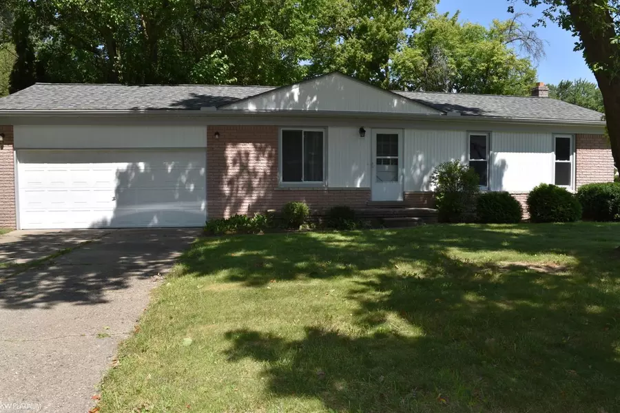 19365 McKinnon Street, Roseville, MI 48066