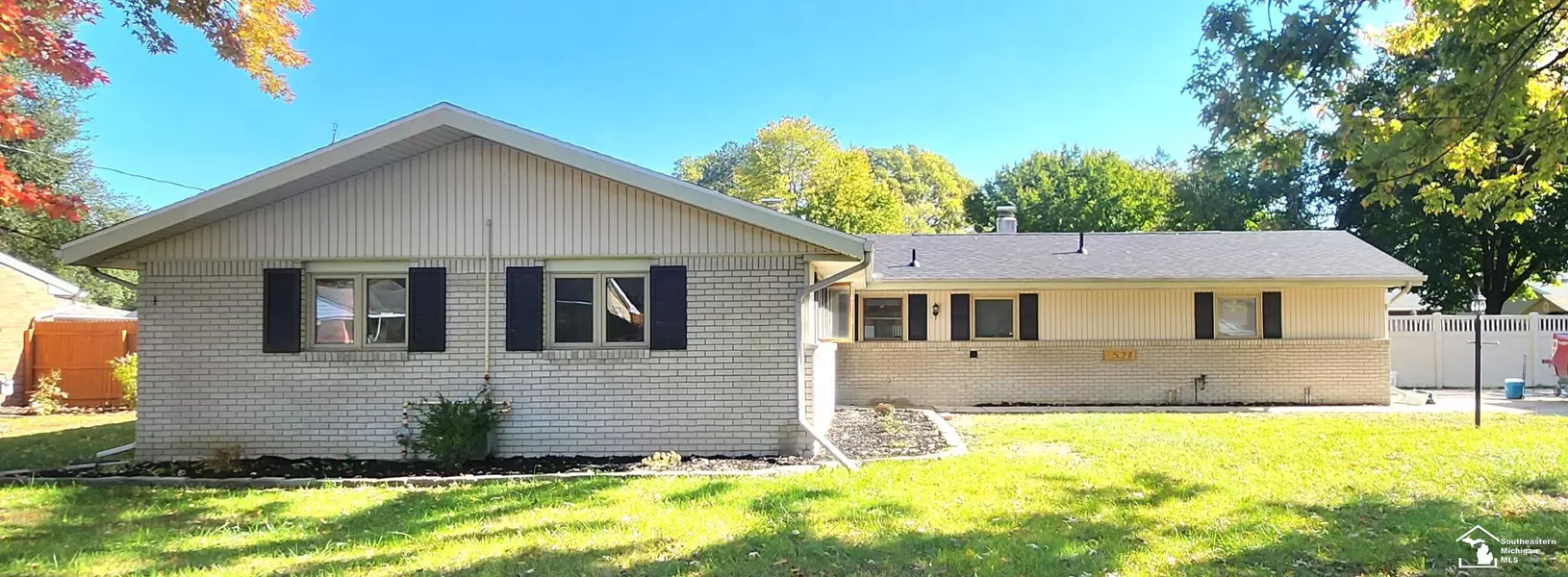 7528 Apache Trail, Temperance, MI 48182