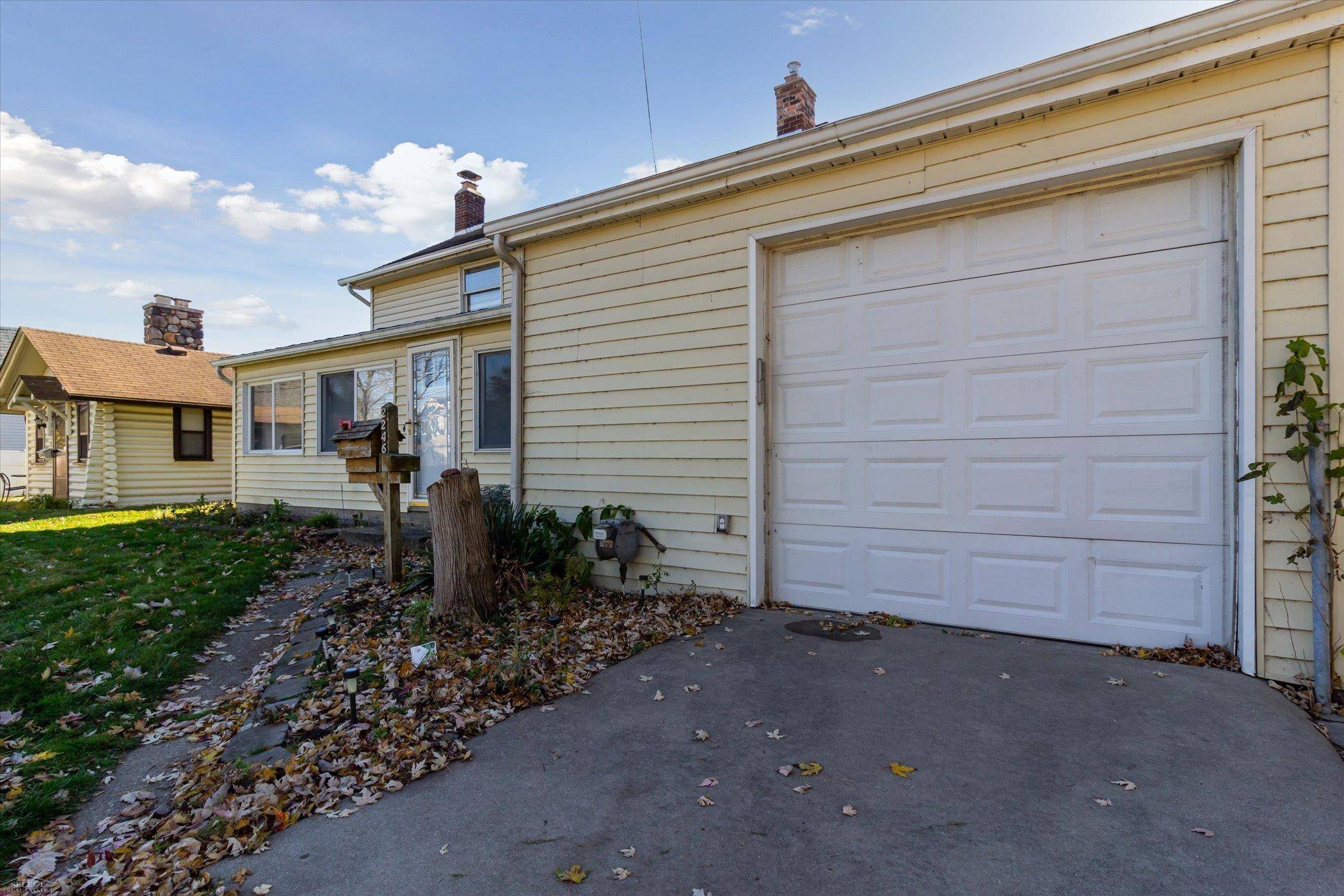 Saint Clair Shores, MI 48081,22464 Beach Street