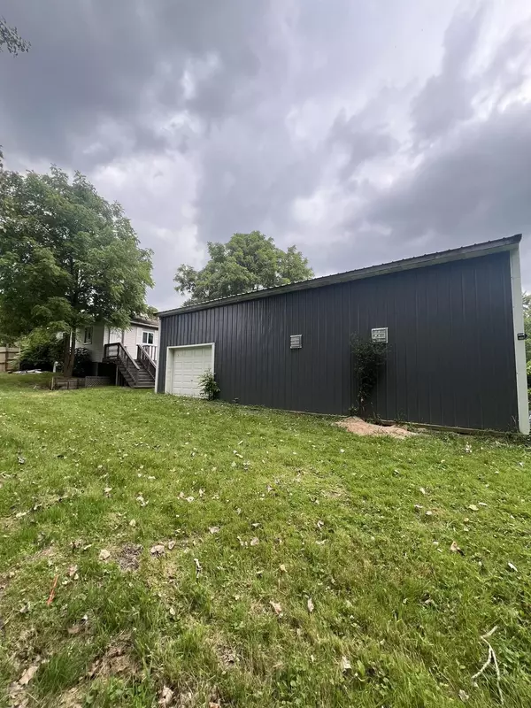 4214 Linden Road, Flint, MI 48504