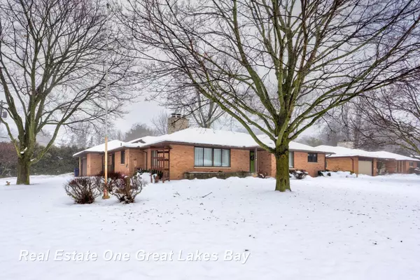 1375 W Delta Drive,  Saginaw,  MI 48638