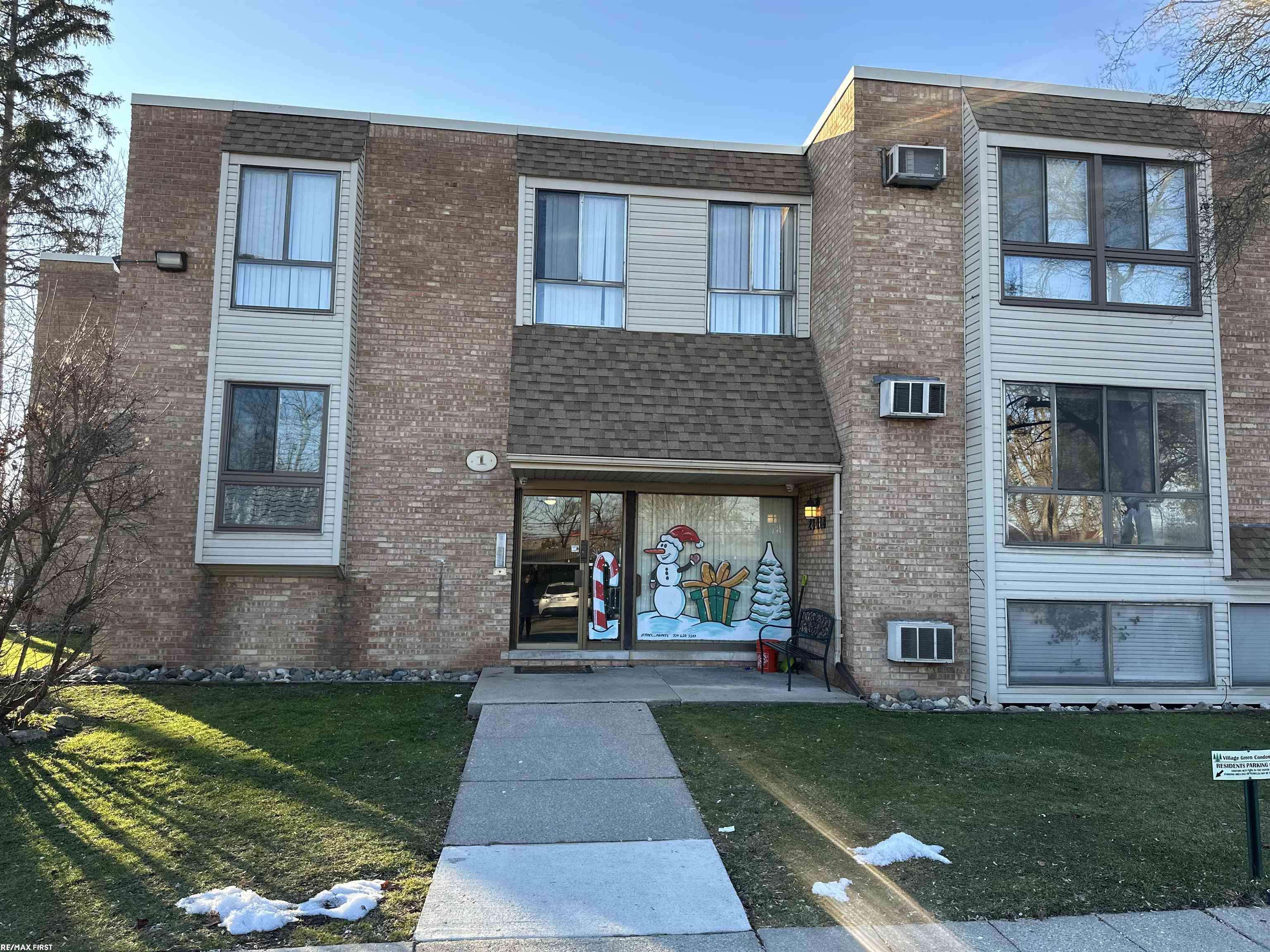 28418 W 8 Mile Road, Farmington Hills, MI 48336