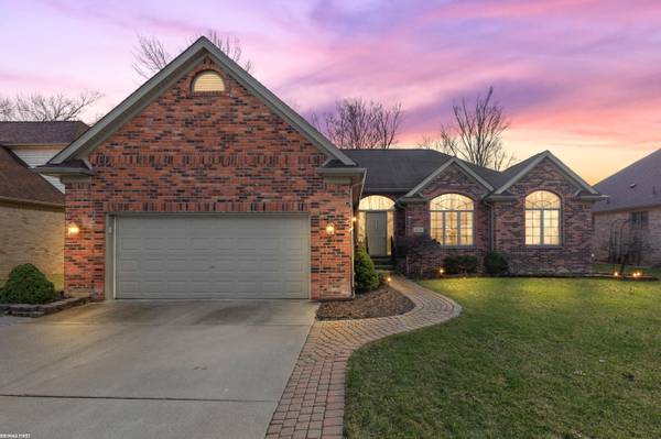16110 Vista Woods Court, Clinton Township, MI 48038