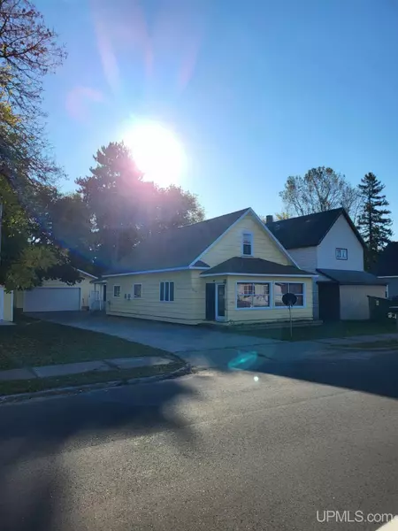 509 S Steel Street, Ontonagon, MI 49953