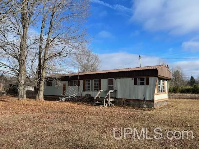 W7330 Barker Road, Amberg T-wi, WI 54102