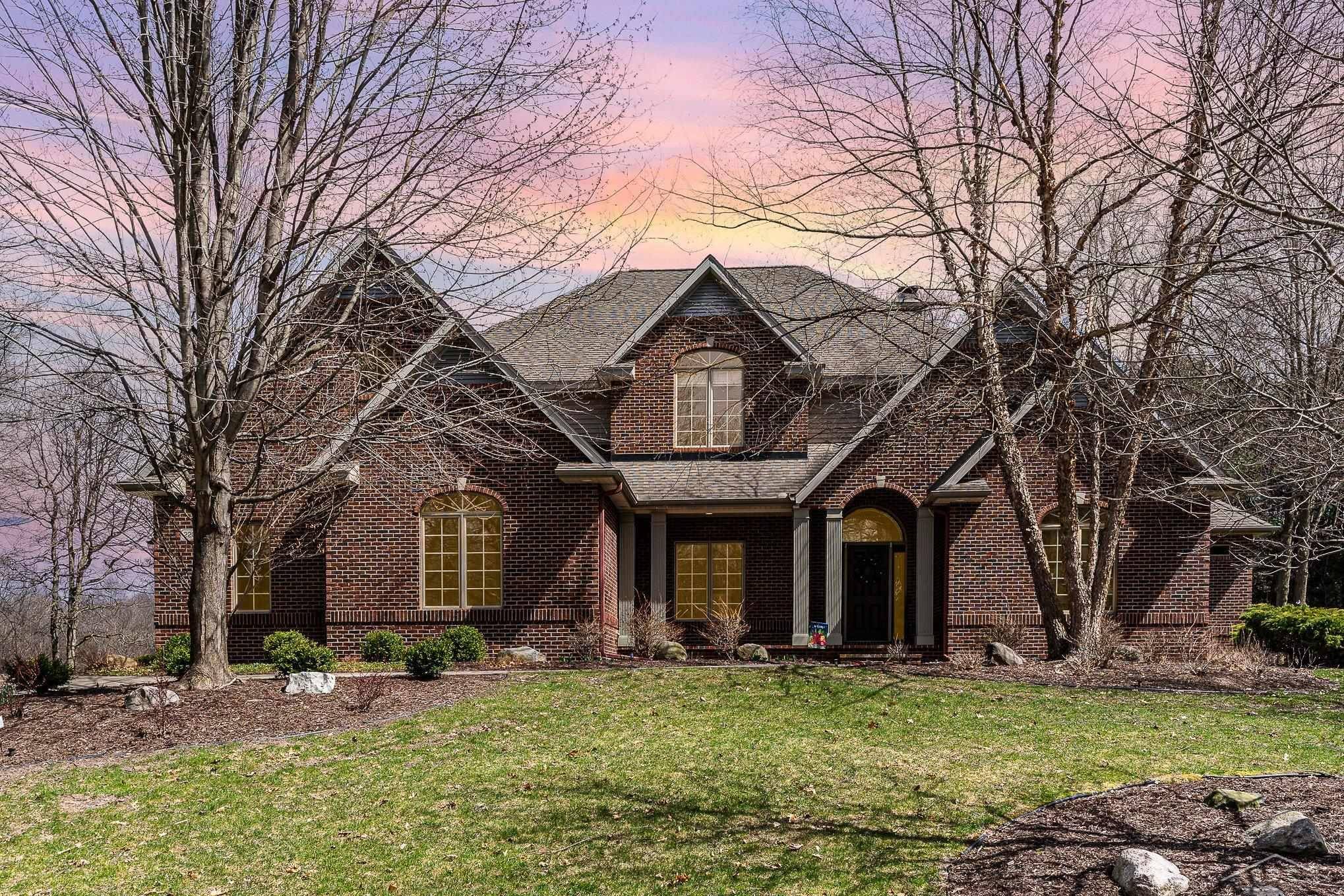 2205 Mockingbird Lane, Midland, MI 48642