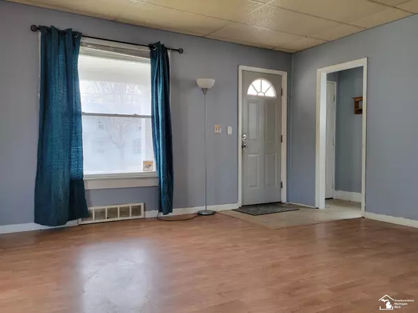 Lansing, MI 48933,410 W Saginaw Street