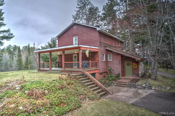214 Riverside Road, Marquette, MI 49855