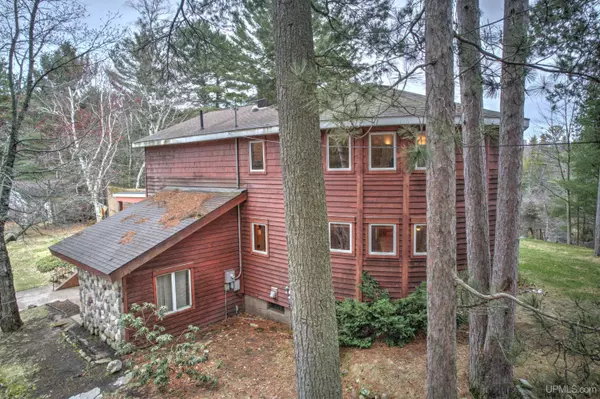 Marquette, MI 49855,214 Riverside Road