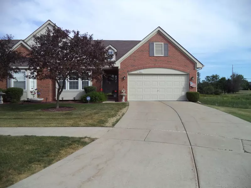 7024 Iris Ct Street, Grand Blanc, MI 48439