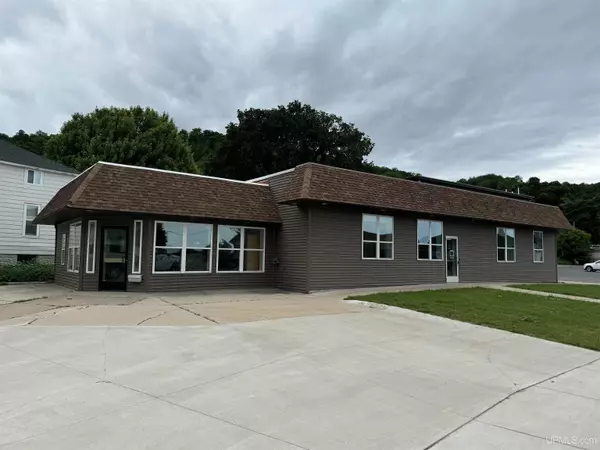 601 W Munising Avenue, Munising, MI 49862