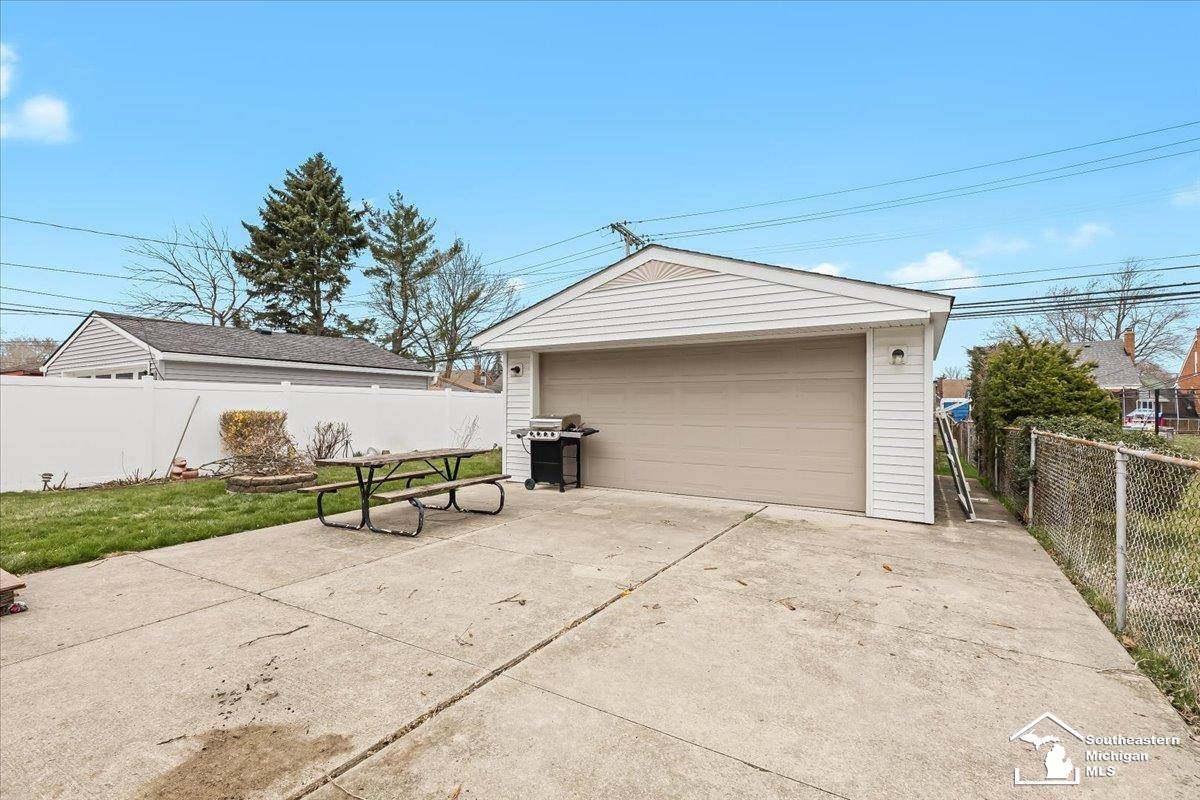 Allen Park, MI 48101,9624 Ruth Avenue