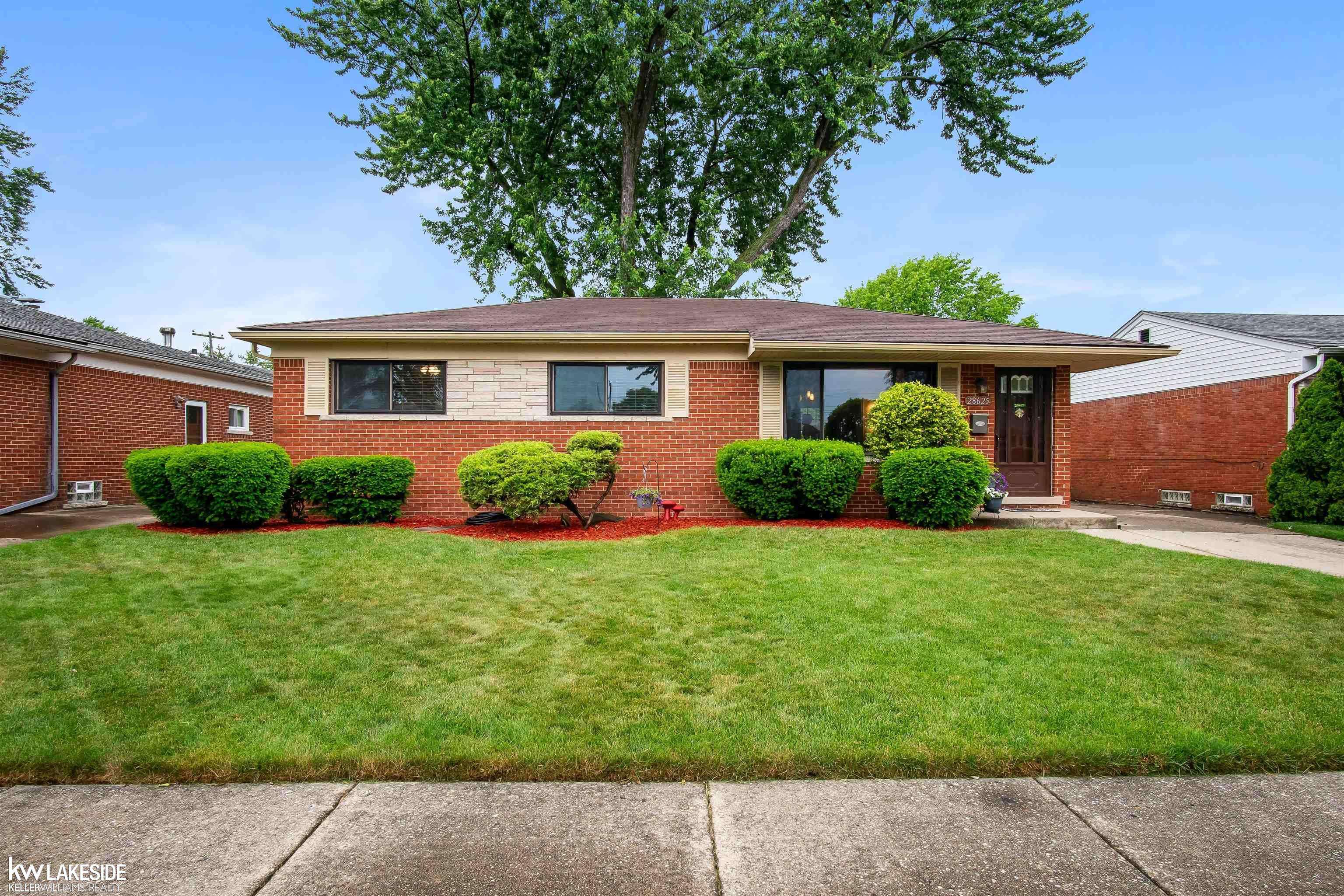 28625 Bradner Drive, Warren, MI 48088