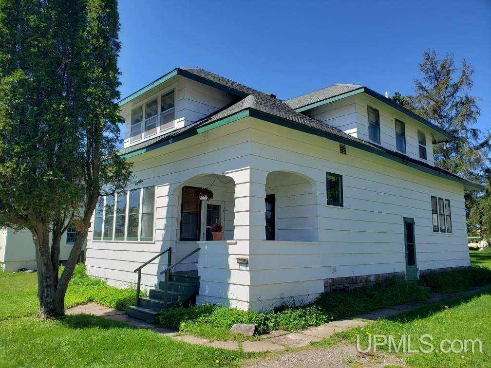 606 Roosevelt Avenue, Iron River, MI 49935