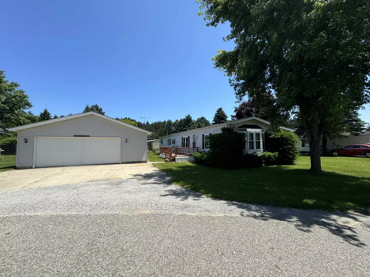 Croswell, MI 48422,5383 Spruce Drive