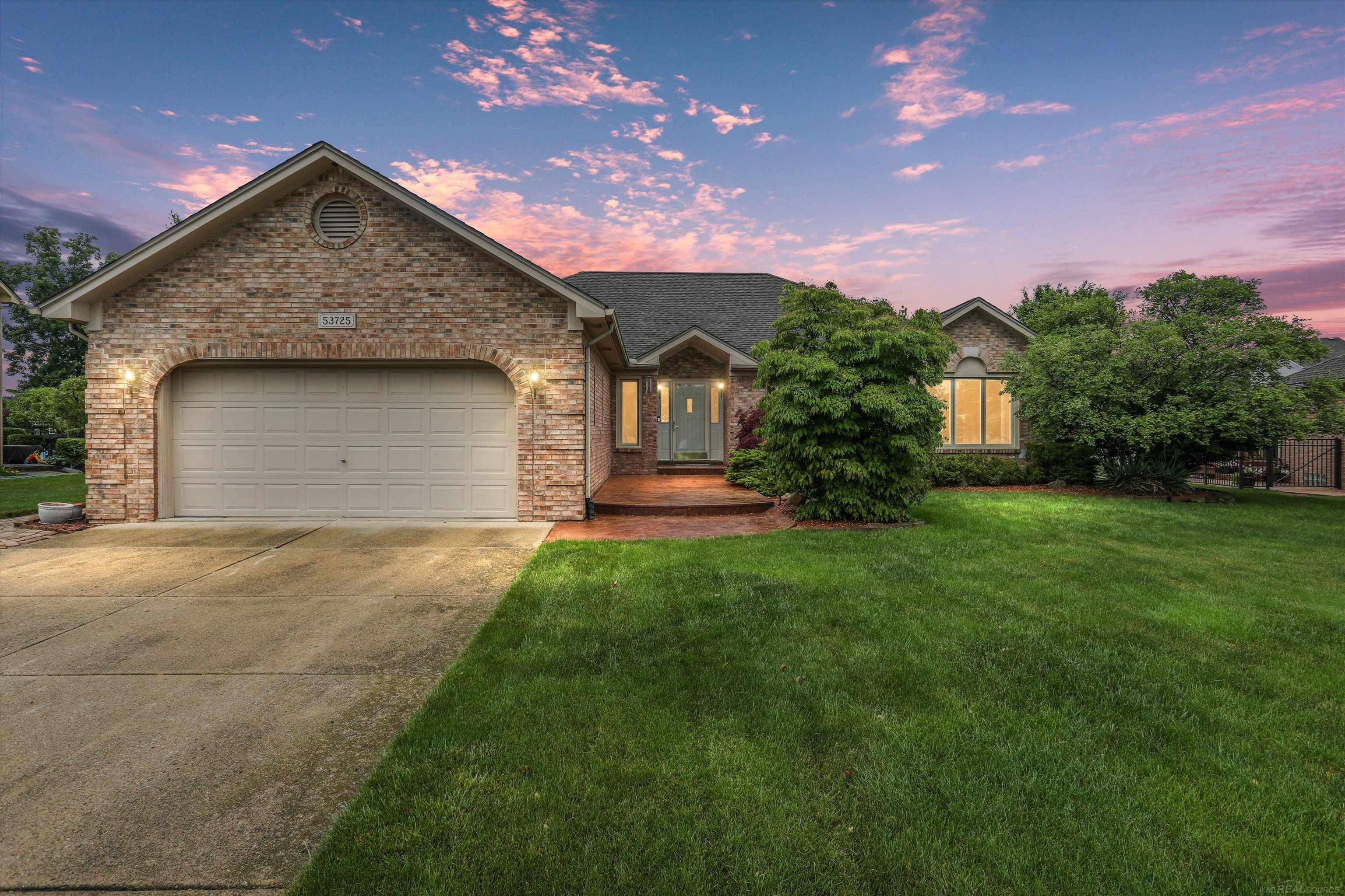 53725 Arabian Trail,  Macomb Twp,  MI 48042