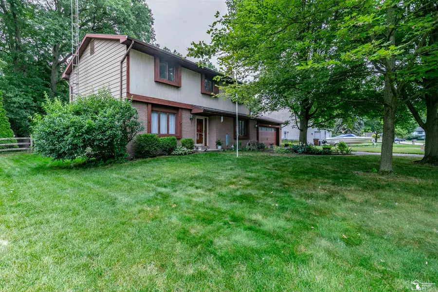 8092 Sundon Road, Lambertville, MI 48144