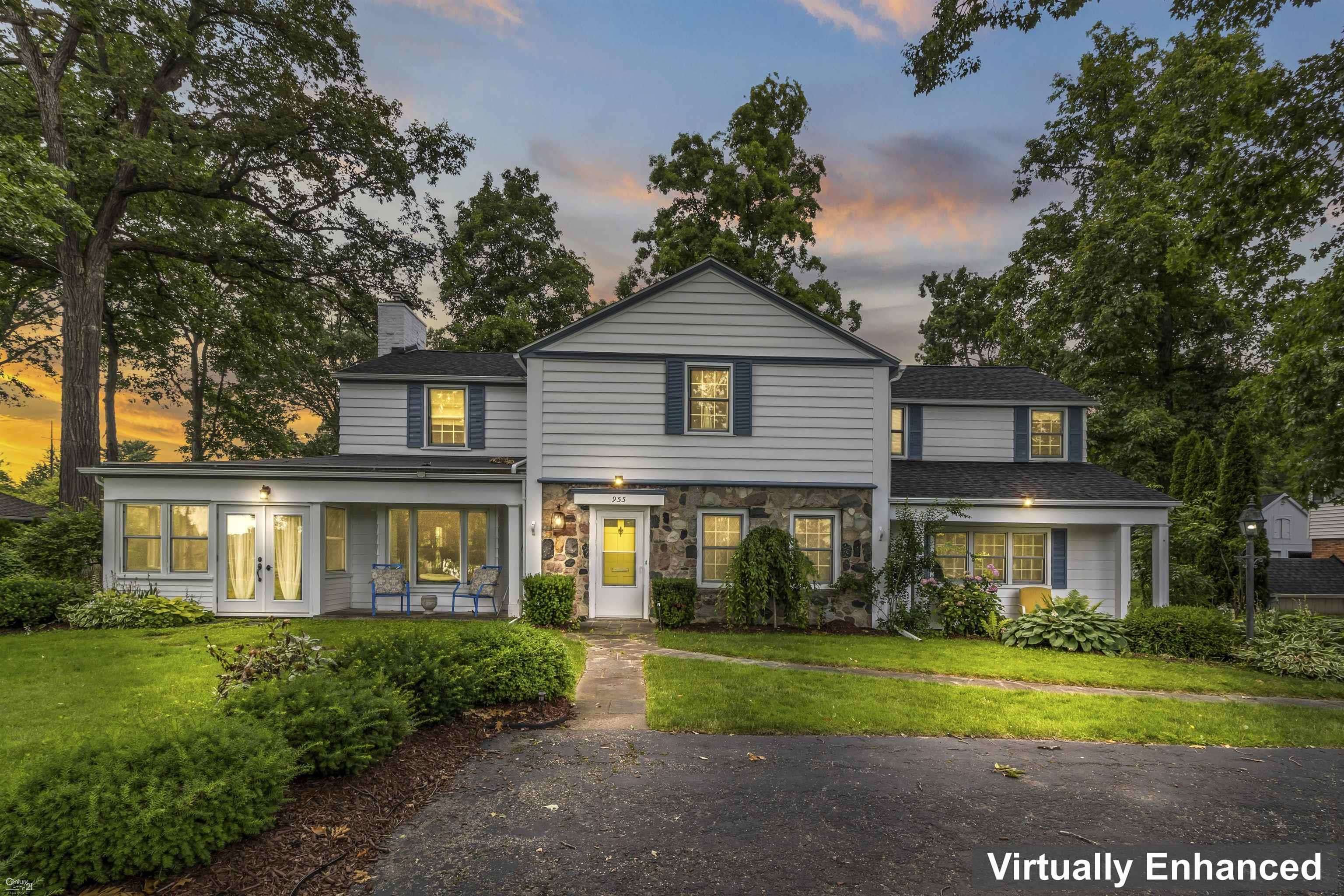 955 N Riverside Avenue, Saint Clair, MI 48079