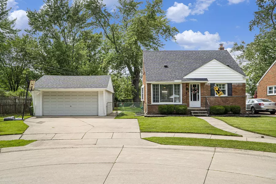 20111 Balfour Street, Harper Woods, MI 48225