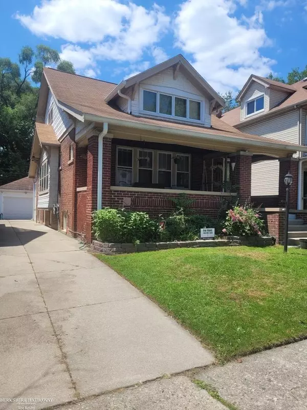 1255 Beaconsfield Avenue, Grosse Pointe Park, MI 48230