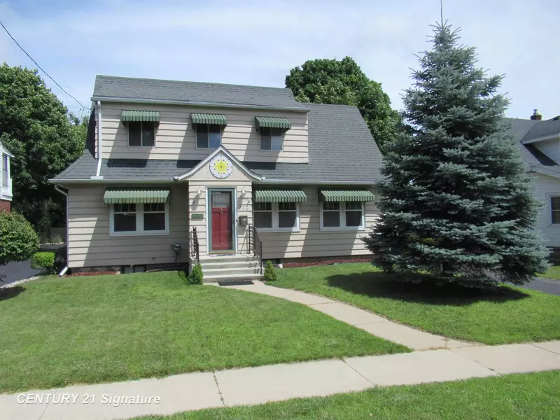 326 N McKinley Road, Flushing, MI 48433