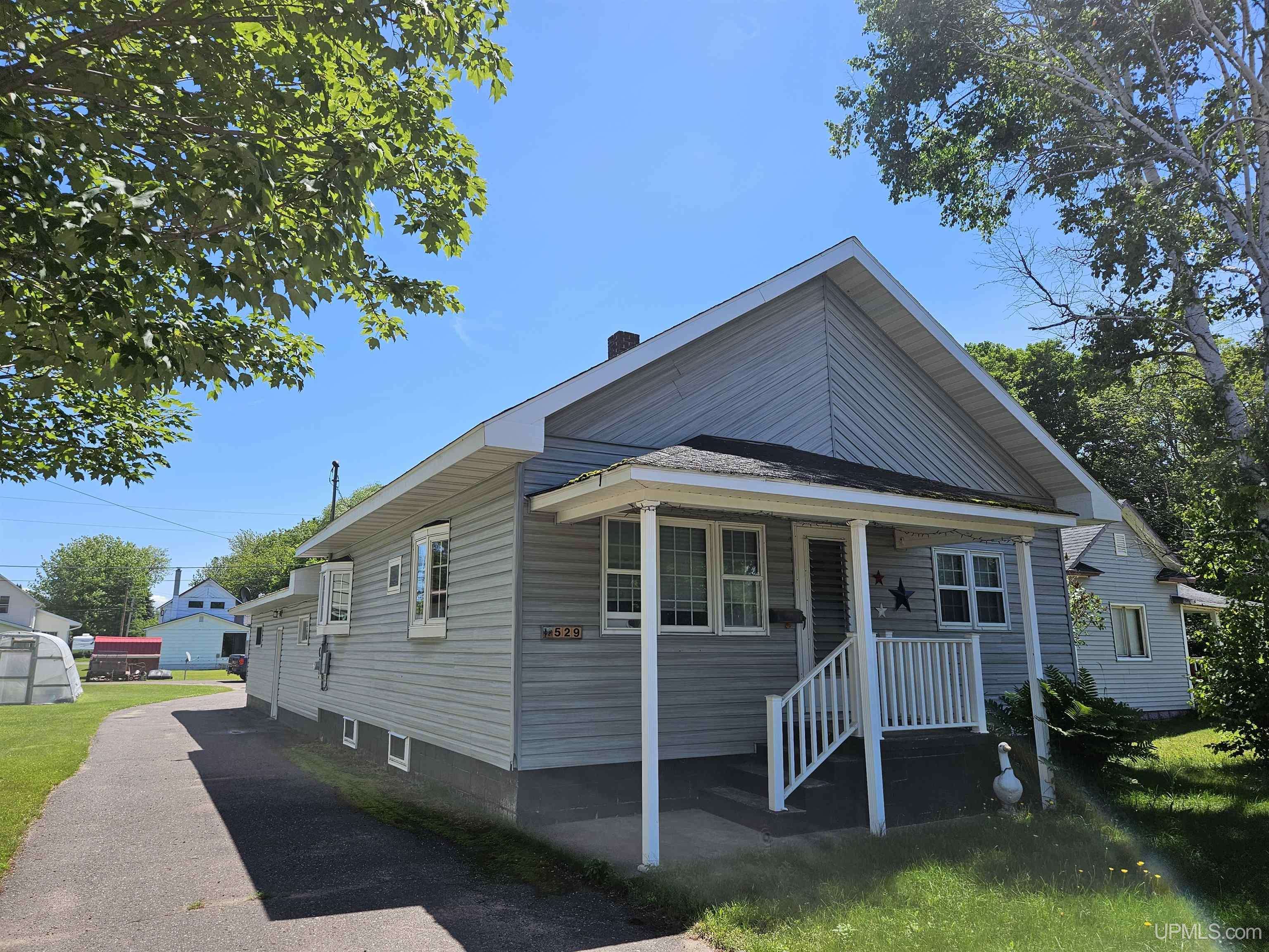 529 S Steel Street, Ontonagon, MI 49953