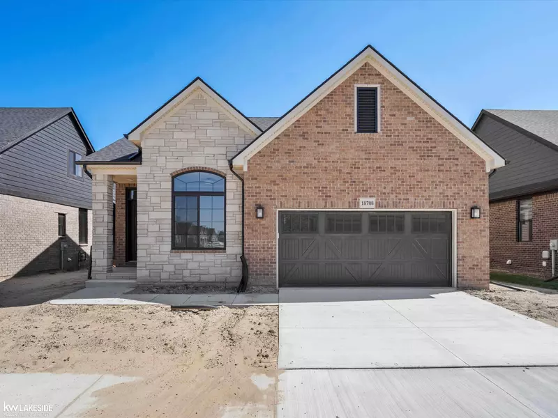 18727 Saint Matthew Drive, Macomb, MI 48042
