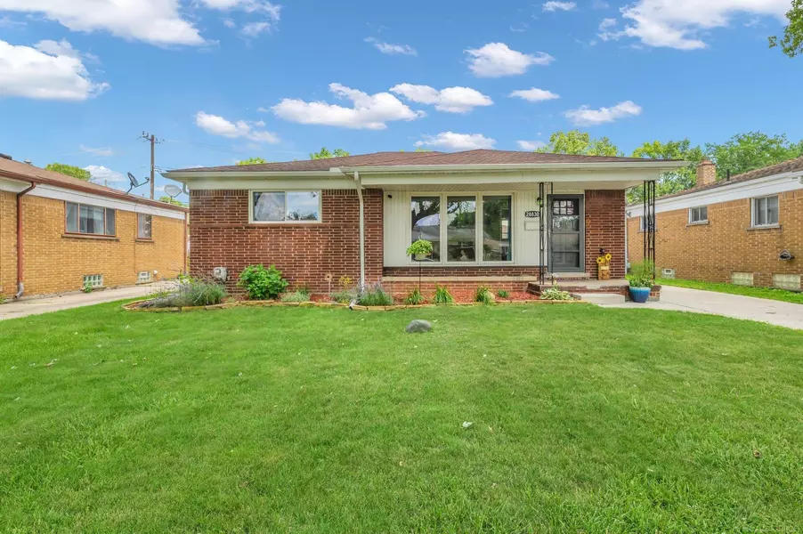28830 Jane Street, Saint Clair Shores, MI 48081