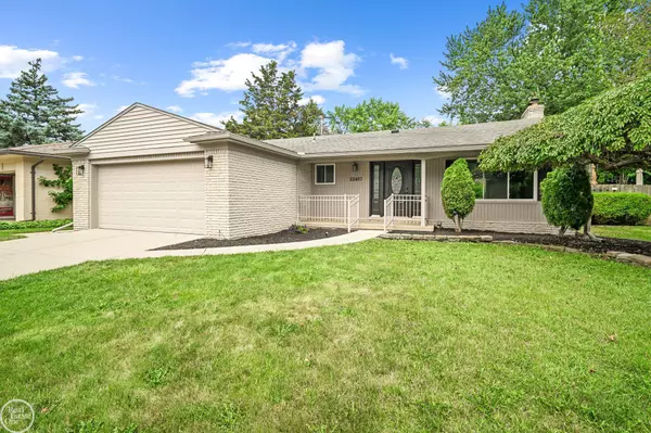 22407 Norcrest Drive, Saint Clair Shores, MI 48080