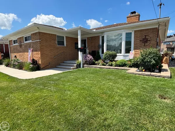 22619 Shorewood Drive,  Saint Clair Shores,  MI 48081