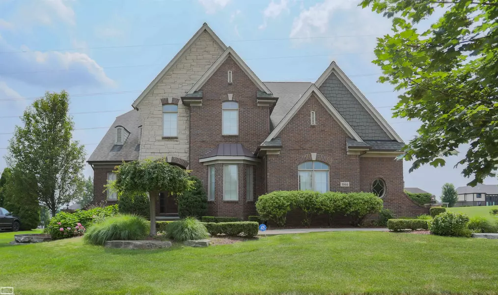 8844 Ridge Drive, Washington Twp, MI 48095