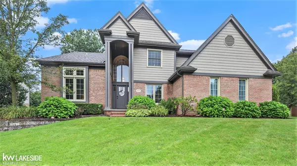 2694 Forest View Court,  Rochester Hills,  MI 48307
