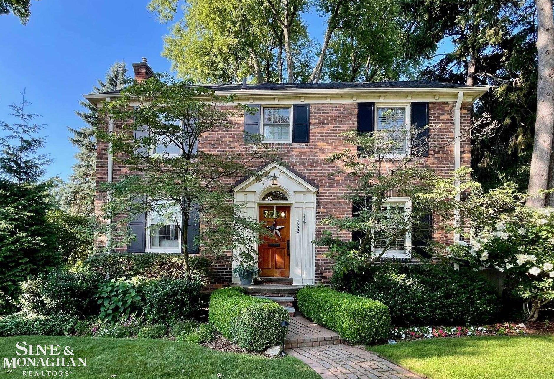 252 Moran Road, Grosse Pointe Farms, MI 48236