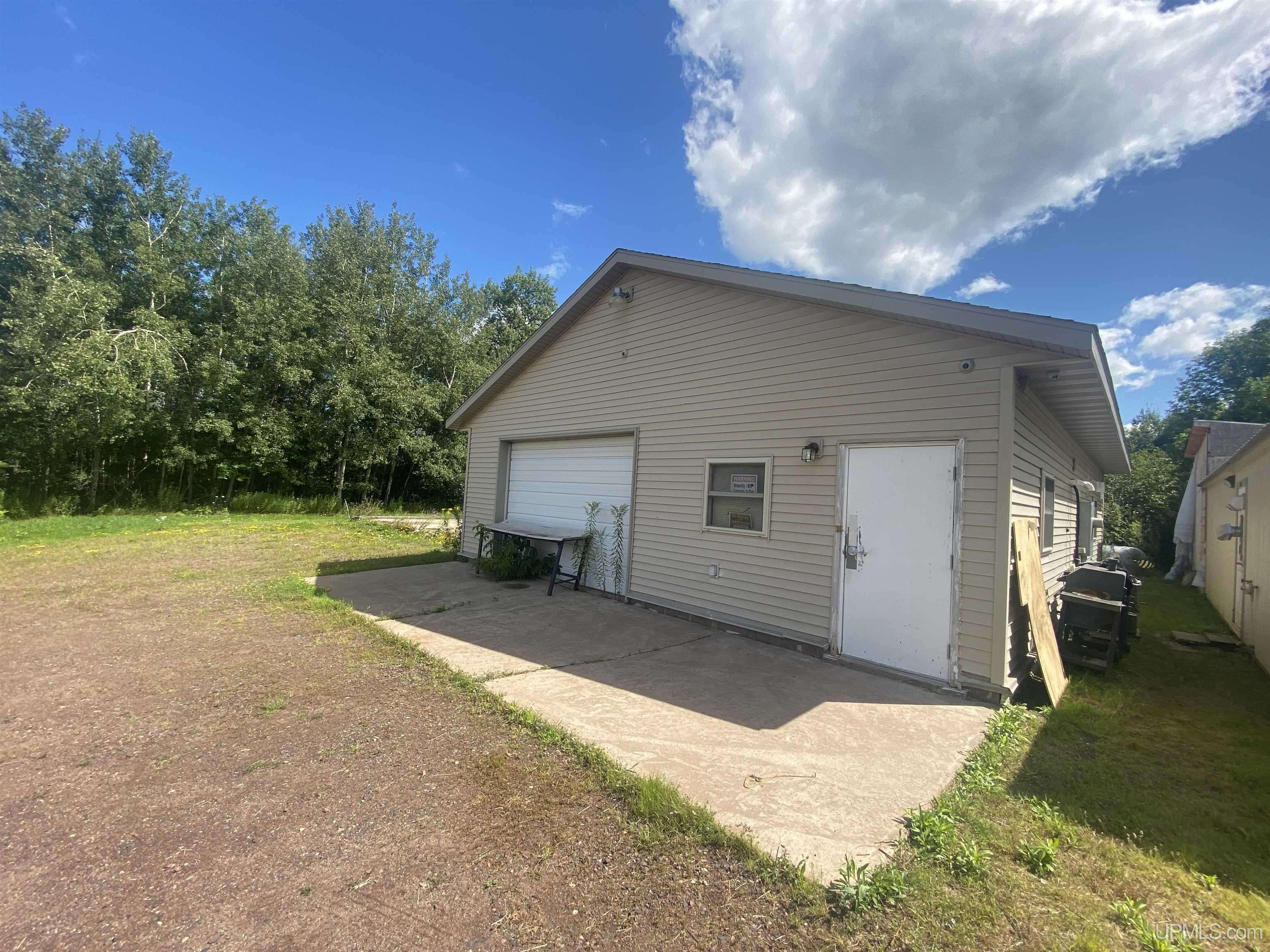 Wakefield, MI 49968,100 Commercial Lane