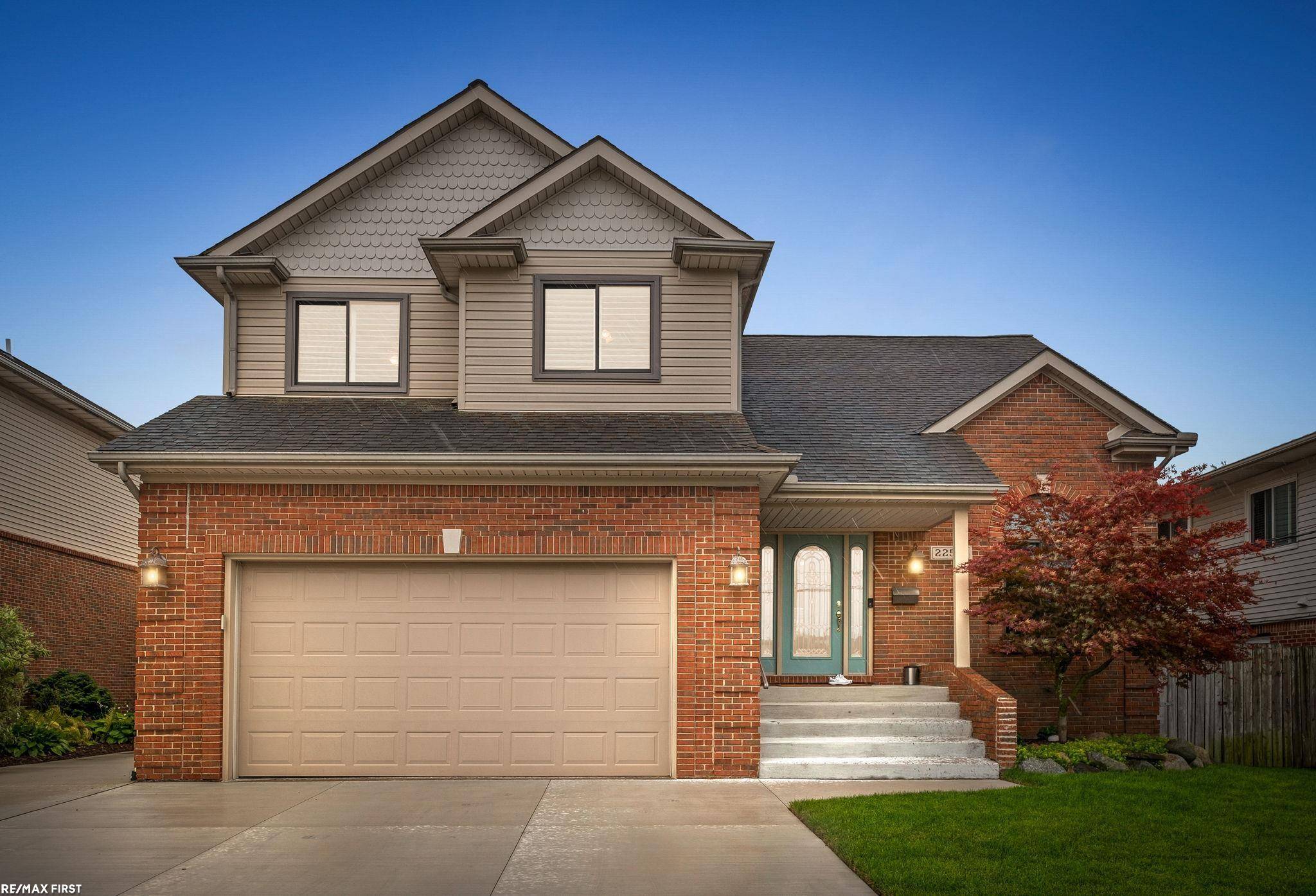 22510 Maple Street, Saint Clair Shores, MI 48081