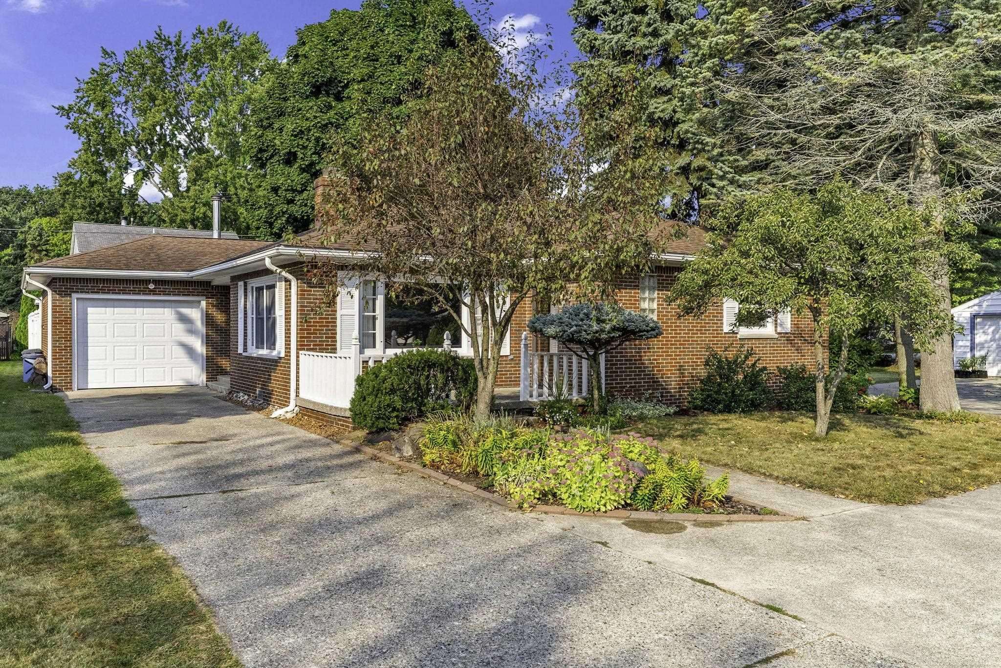 4281 Gratiot Avenue, Fort Gratiot, MI 48059