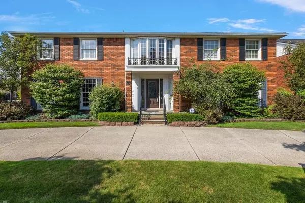 Grosse Pointe Woods, MI 48236,656 Canterbury Road