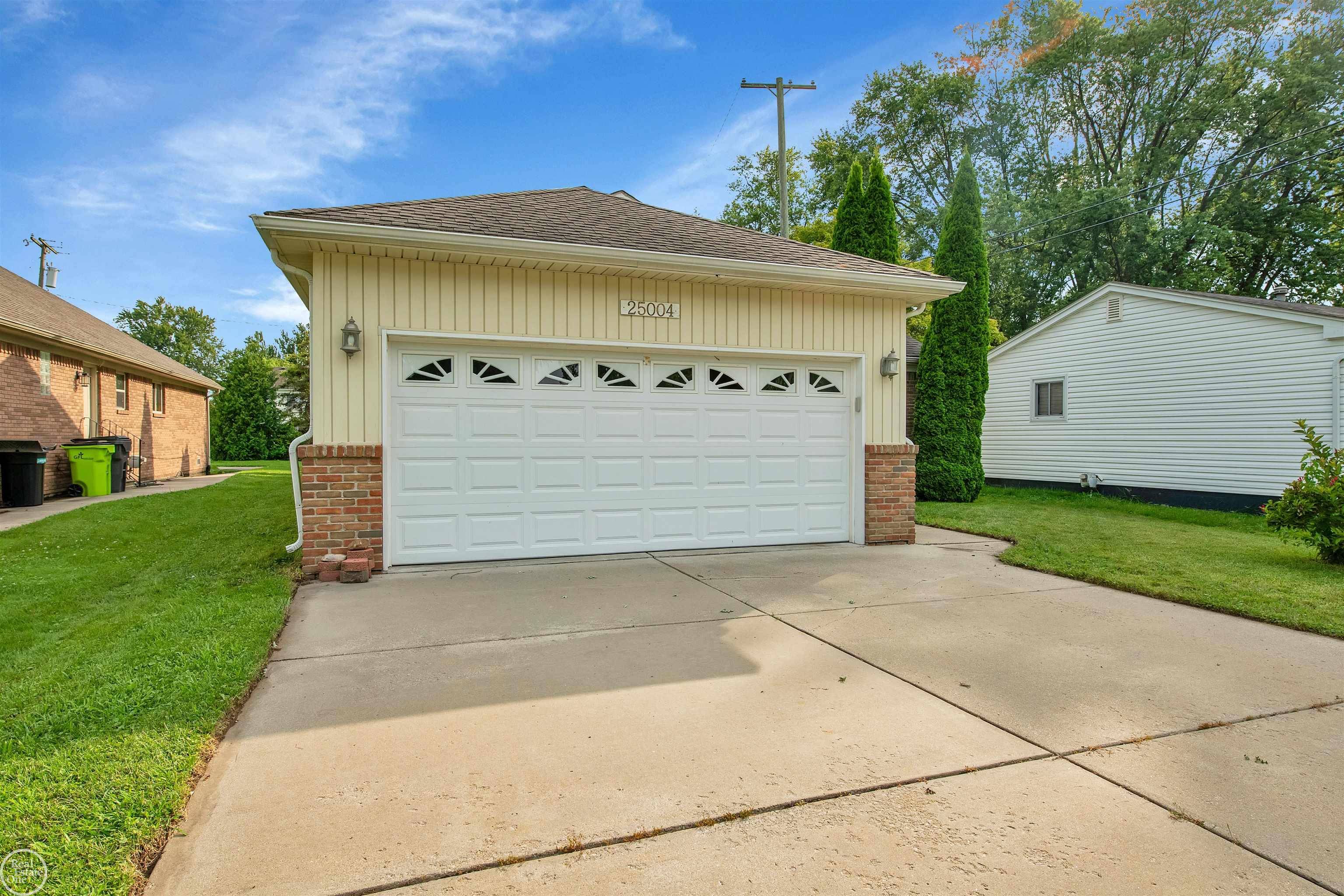 Harrison Twp, MI 48045,25004 Trombley Street